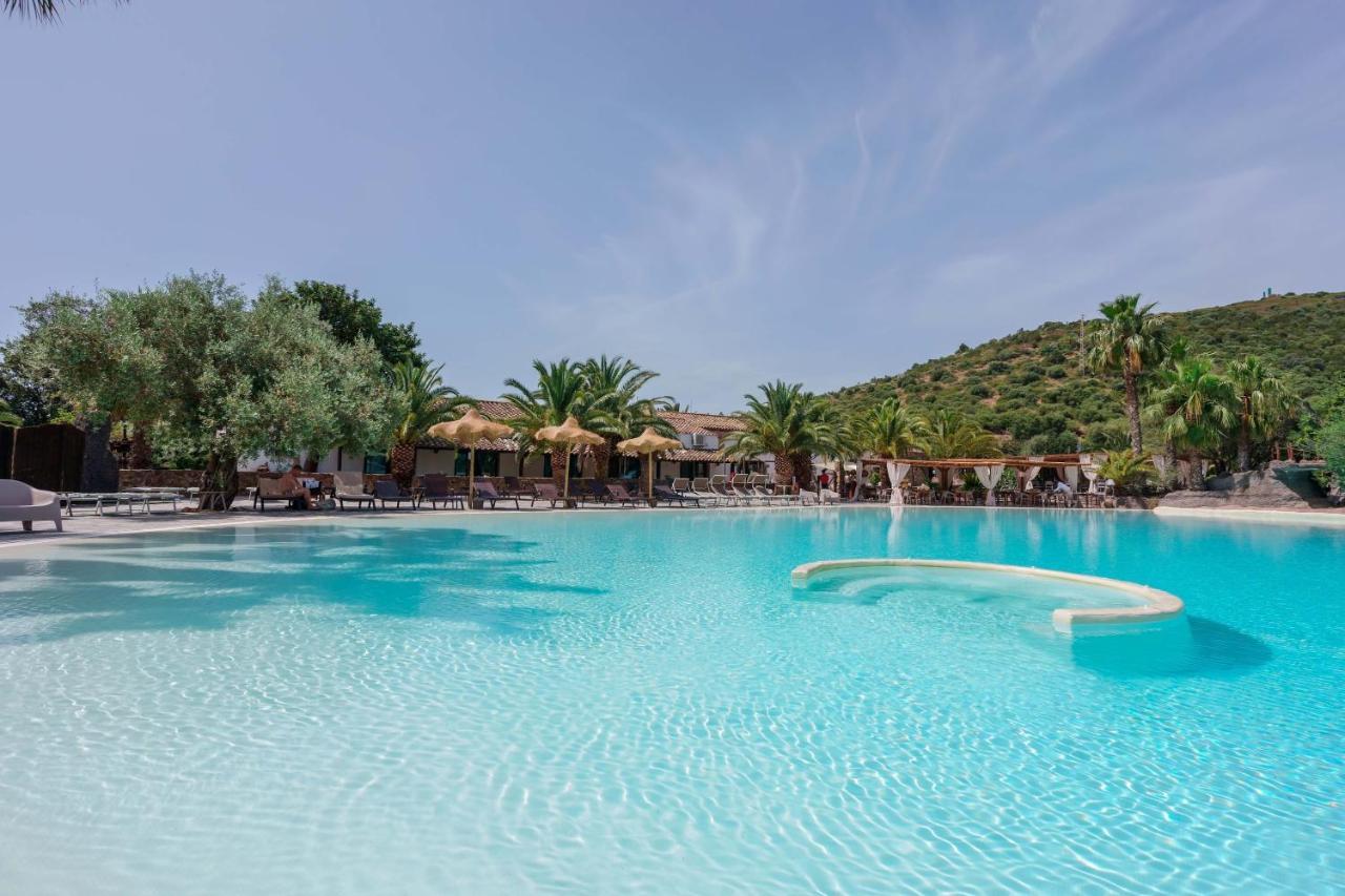 Il Monastero Hotel Geremeas Ngoại thất bức ảnh